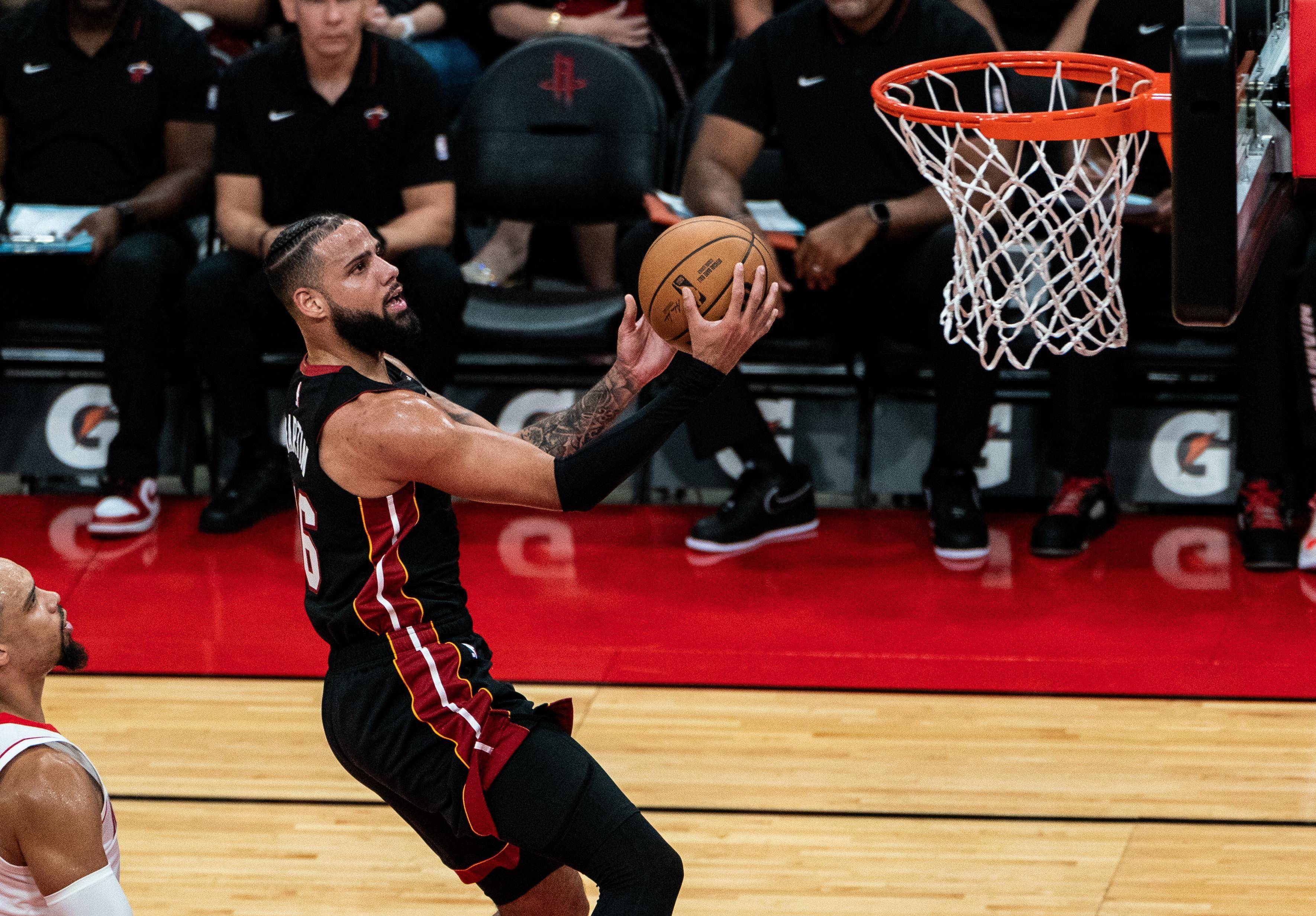 NBA汤普森在比赛中表现出色，获得全明星赛参赛资格